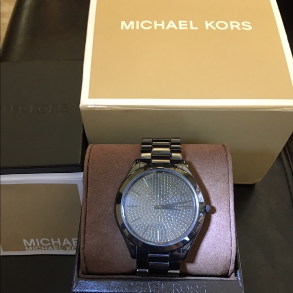 mk3449 watch
